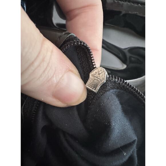 Authentic Chanel patent Leather Black Bon Bon Tote EUC Size Large Hard To Find - Picture 7 of 9